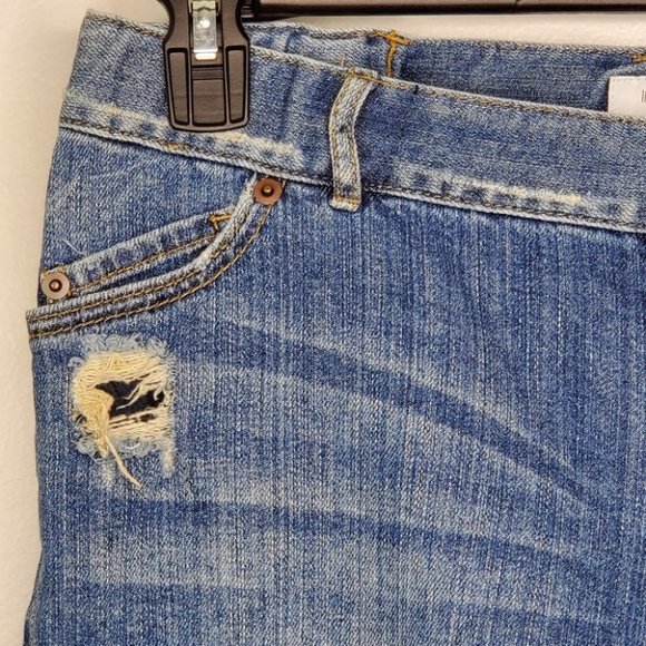 Liz Lange Maternity Medium Light Wash Distressed Jean Maternity Shorts Size XS - Picture 3 of 10